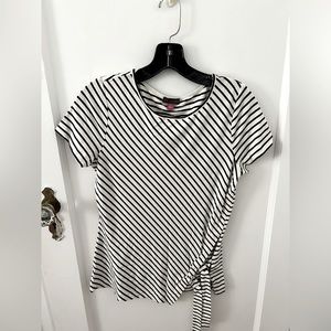 Vince Camuto Stylish T-shirt